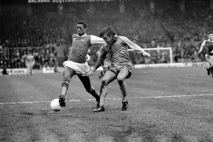 Framed Print : English League Division One match at Maine Road. Manchester City 0 v Arsenal 0