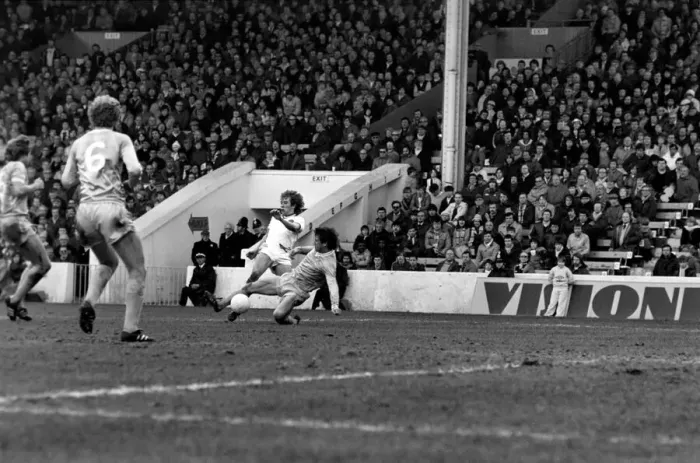 Framed Print : English League Division One match at Maine Road. Manchester City 1 v Everton 1