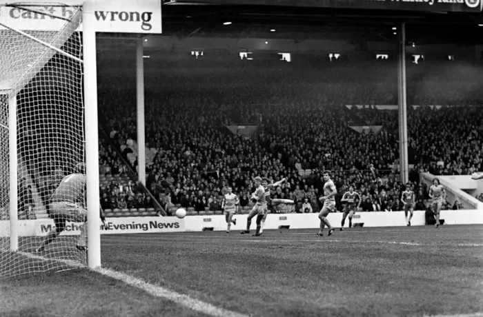 Framed Print : English League Division One match at Maine Road. Manchester City 3 v Middlesbrough 2 Framed Print : English League Division One match at Maine Road. Manchester City 3 v Middlesbrough 2