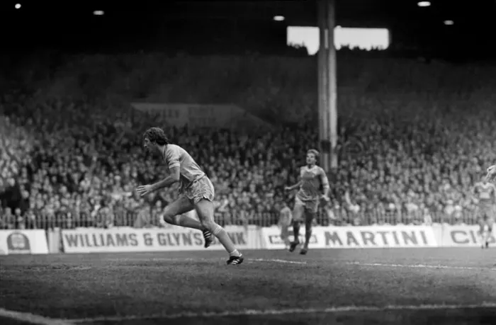 Framed Print : English League Division One match at Maine Road. Manchester City 3 v Middlesbrough 2 Framed Print : English League Division One match at Maine Road. Manchester City 3 v Middlesbrough 2
