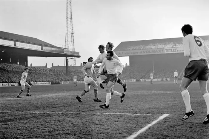 Framed Print : English League Division One match at Maine Road Manchester City 1 v Leeds United 2 Framed Print : English League Division One match at Maine Road Manchester City 1 v Leeds United 2