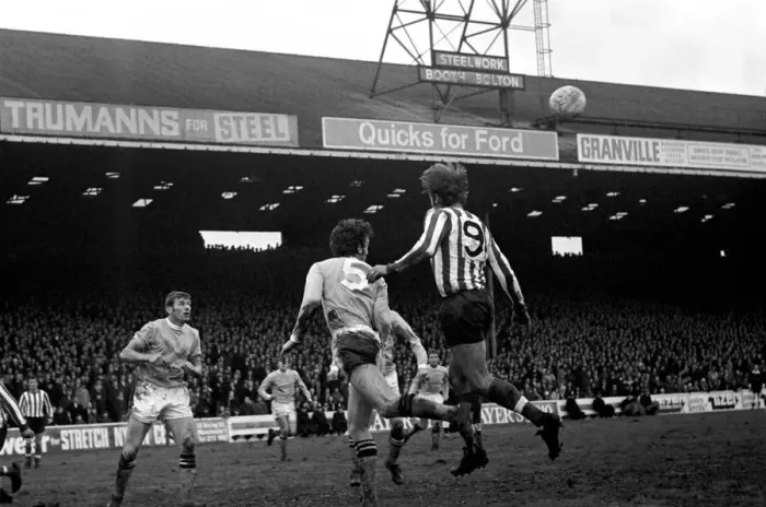Framed Print : English League Division One match at Maine Road Manchester City 1 v Southampton 0