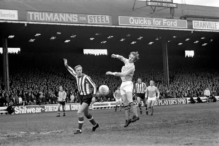 Framed Print : English League Division One match at Maine Road Manchester City 1 v Southampton 0 Framed Print : English League Division One match at Maine Road Manchester City 1 v Southampton 0