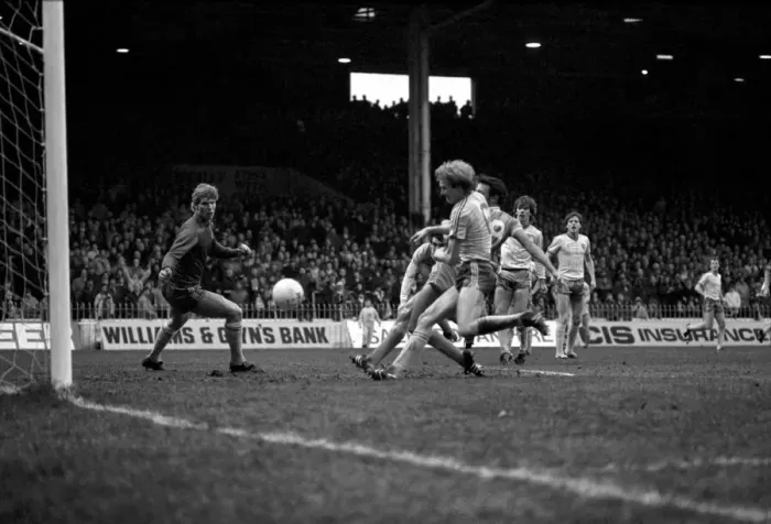 Framed Print : English League Division One match at Maine Road Manchester City 4 v Norwich City 1