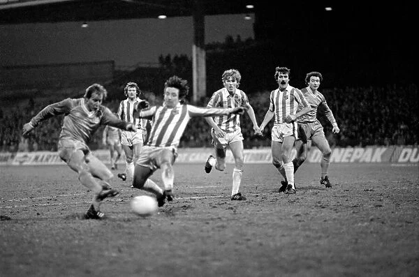 English League Division One match. Manchester City 1 v Stoke City 1. January 1982 MF05-27
