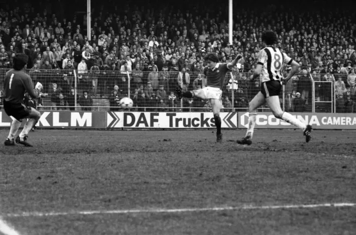 Framed Print : English League Division One match. Notts County 1 v Manchester United 3 Framed Print : English League Division One match. Notts County 1 v Manchester United 3