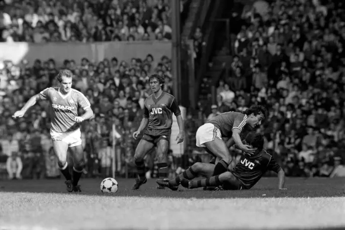 Framed Print : English League Division One match at Old Trafford. Manchetser United 0 v Arsenal 0