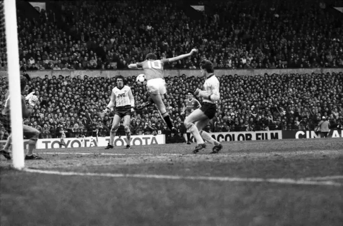 Framed Print : English League Division One match at Old Trafford. Manchester United 4 v Arsenal 0 Framed Print : English League Division One match at Old Trafford. Manchester United 4 v Arsenal 0