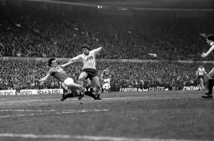 Framed Print : English League Division One match at Old Trafford. Manchester United 4 v Arsenal 0 Framed Print : English League Division One match at Old Trafford. Manchester United 4 v Arsenal 0