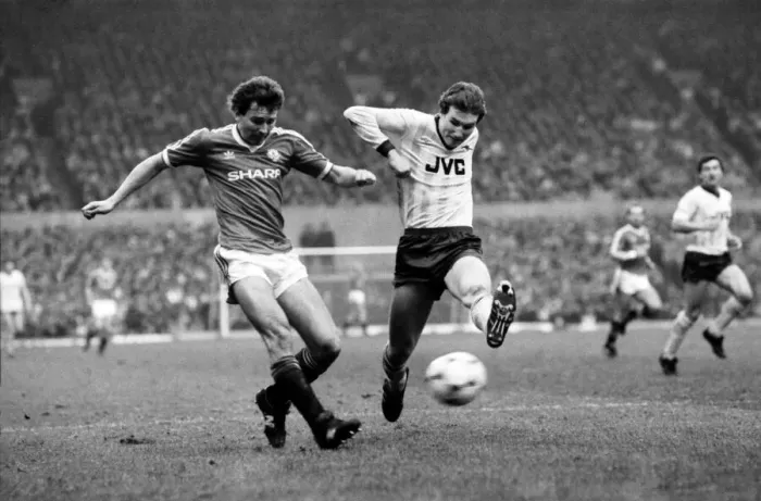 Framed Print : English League Division One match at Old Trafford. Manchester United 4 v Arsenal 0