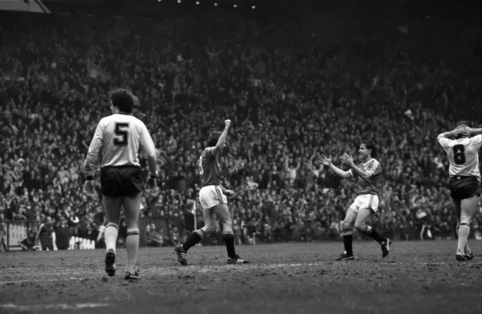 Framed Print : English League Division One match at Old Trafford. Manchester United 4 v Arsenal 0