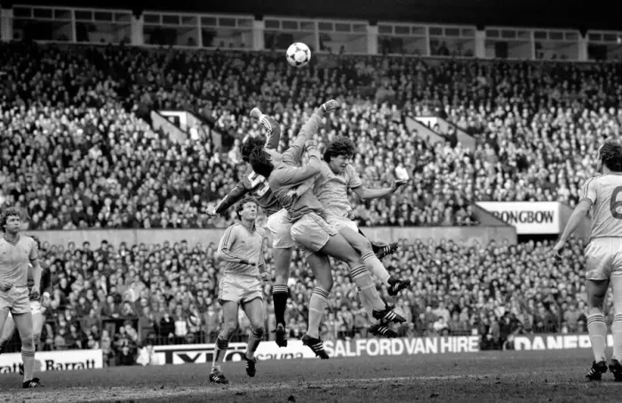 Framed Print : English League Division One match at Old Trafford Manchester United 2 v Nottingham