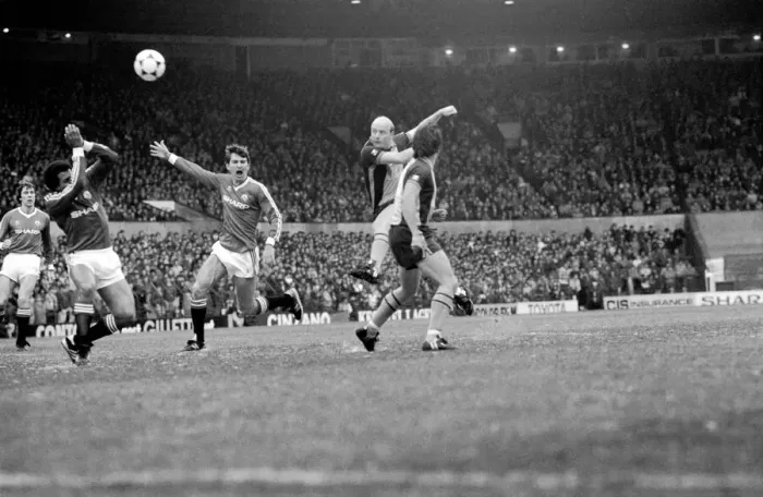 Framed Print : English League Division One match at Old Trafford Manchester United 3 v Southampton