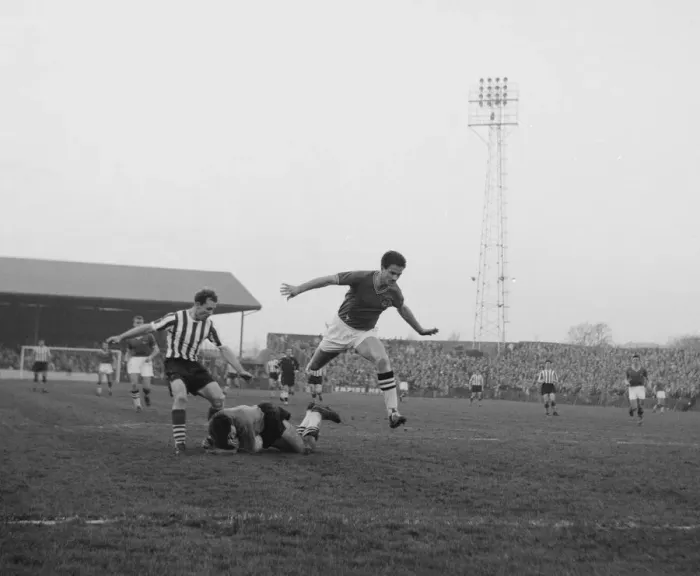 Framed Print : English League Division Two match. Plymouth Argyle 4 v Southampton 0 Framed Print : English League Division Two match. Plymouth Argyle 4 v Southampton 0