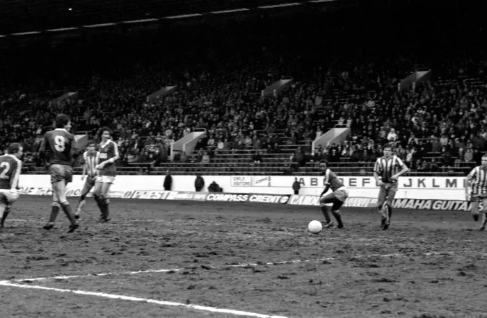 Framed Print : English League Division Two match. Sheffield Wednesday 1 v Charlton Athletic 1