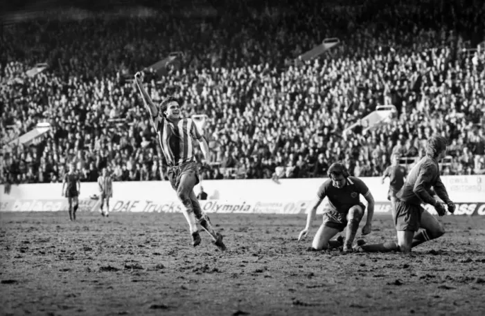 Framed Print : English League Division Two match. Sheffield Wednesday 2 v Leicester City 0 Framed Print : English League Division Two match. Sheffield Wednesday 2 v Leicester City 0
