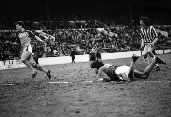 Framed Print : English League Division Two match. Sheffield Wednesday 3 v Luton Town 3
