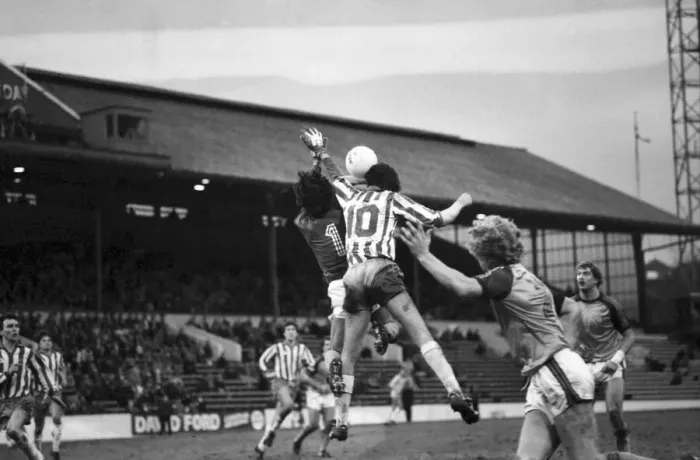 Framed Print : English League Division Two match. Sheffield Wednesday 3 v Luton Town 3 Framed Print : English League Division Two match. Sheffield Wednesday 3 v Luton Town 3
