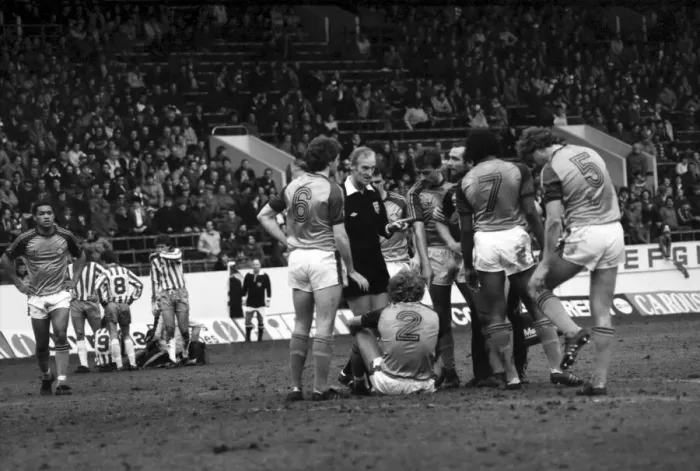 Framed Print : English League Division Two match. Sheffield Wednesday 3 v Luton Town 3 Framed Print : English League Division Two match. Sheffield Wednesday 3 v Luton Town 3