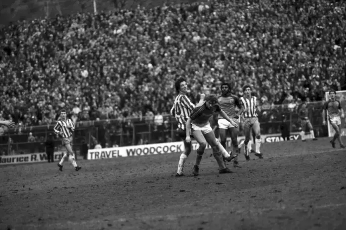 Framed Print : English League Division Two match. Sheffield Wednesday 3 v Luton Town 3