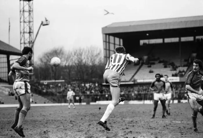 Framed Print : English League Division Two match. Sheffield Wednesday 3 v Luton Town 3