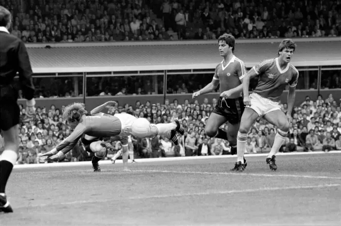 Framed Print : English League Division One match at St. Andrews. Birmingham City 0 v Manchester United 0 Framed Print : English League Division One match at St. Andrews. Birmingham City 0 v Manchester United 0