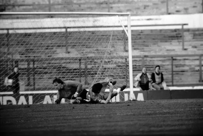 Framed Print : English League Division Two match at Stamford Bridge. Chelsea 1 v Shrewsbury 2 Framed Print : English League Division Two match at Stamford Bridge. Chelsea 1 v Shrewsbury 2