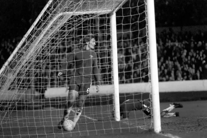 Framed Print : English League Division One match at Stamford Bridge Chelsea 0 v Queens Park Framed Print : English League Division One match at Stamford Bridge Chelsea 0 v Queens Park