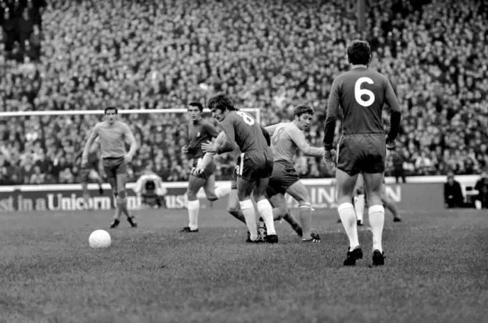 Framed Print : English League Division One match at Stamford Bridge Chelsea 1 v Everton 1 Framed Print : English League Division One match at Stamford Bridge Chelsea 1 v Everton 1