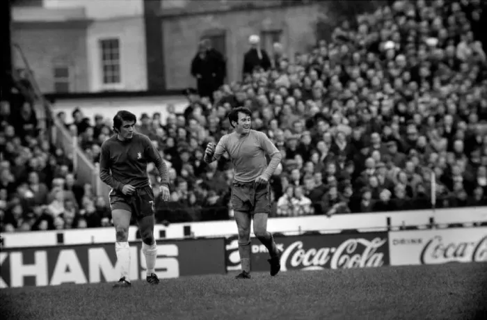 Framed Print : English League Division One match at Stamford Bridge Chelsea 1 v Everton 1 Framed Print : English League Division One match at Stamford Bridge Chelsea 1 v Everton 1