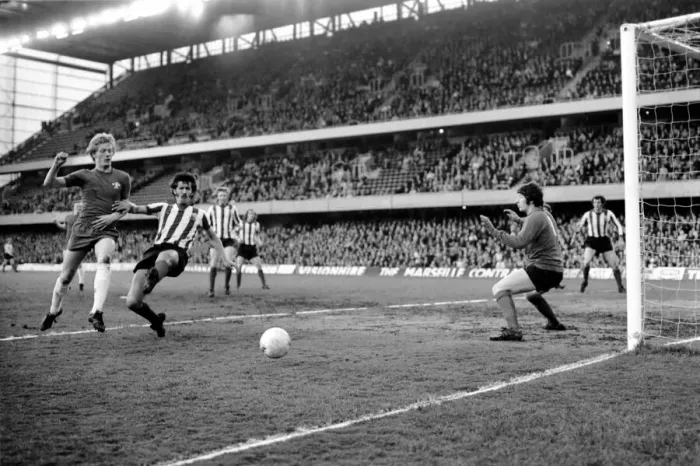 Framed Print : English League Division One match at Stamford Bridge Chelsea 1 v Sheffield United 1 Framed Print : English League Division One match at Stamford Bridge Chelsea 1 v Sheffield United 1