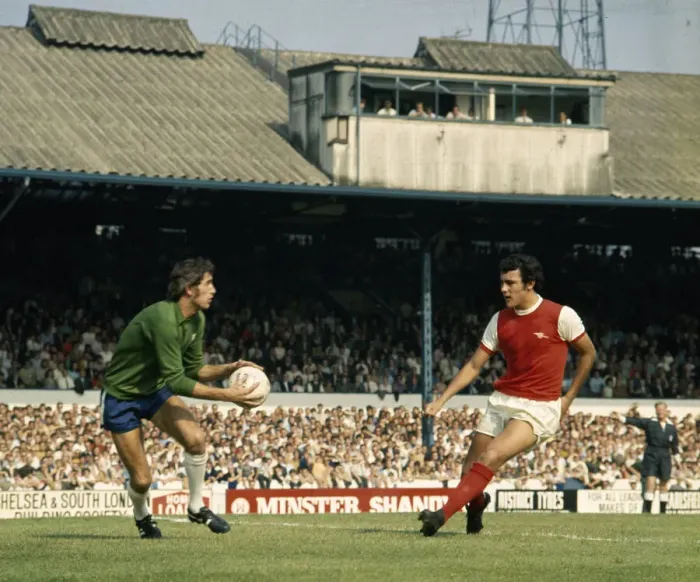 Framed Print : English League Division One match at Stamford Bridge Chelsea v Arsenal