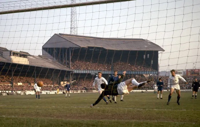 Framed Print : English League Division One match at Stamford Bridge Chelsea v Leicester City Framed Print : English League Division One match at Stamford Bridge Chelsea v Leicester City