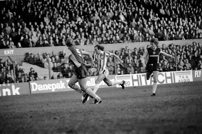 Framed Print : English League Division One match. Stoke City 0 v Aston Villa 3 Framed Print : English League Division One match. Stoke City 0 v Aston Villa 3