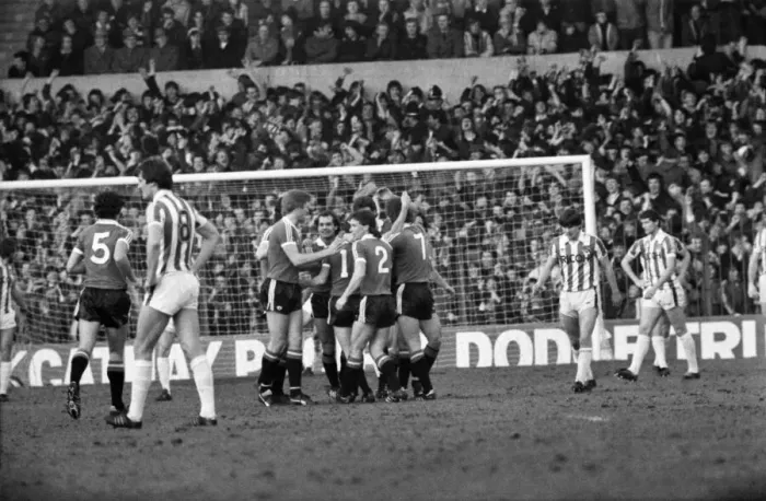 Framed Print : English League Division One match. Stoke City 0 v Manchester United 3 Framed Print : English League Division One match. Stoke City 0 v Manchester United 3