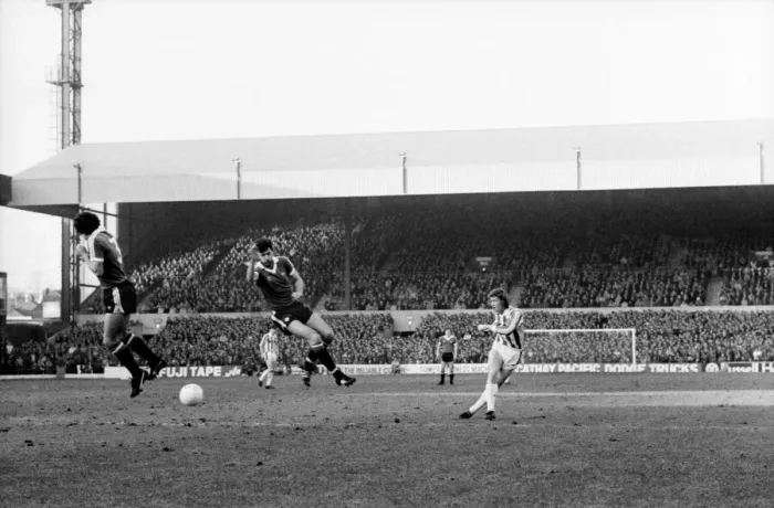 Framed Print : English League Division One match. Stoke City 0 v Manchester United 3