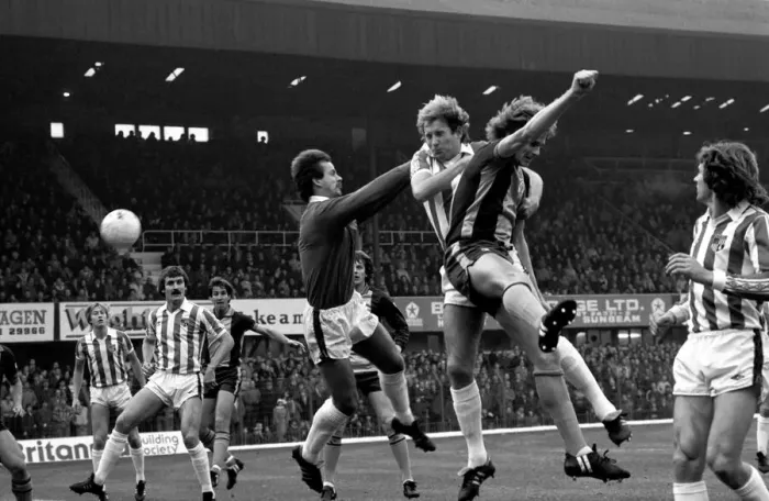 Framed Print : English League Division One match. Stoke City 0 v Southampton 2