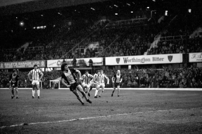 Framed Print : English League Division One match. Stoke City 0 v Southampton 2 Framed Print : English League Division One match. Stoke City 0 v Southampton 2