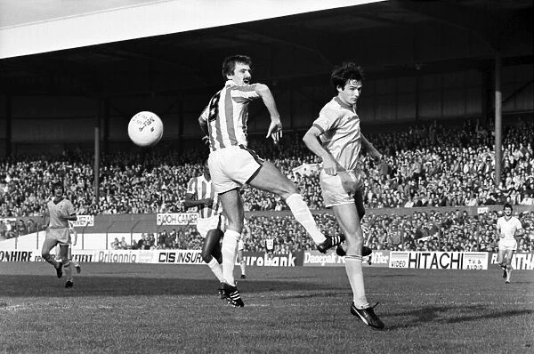English League Division One match. Stoke City 1 v Liverpool 1. October 1982 MF09-05-013