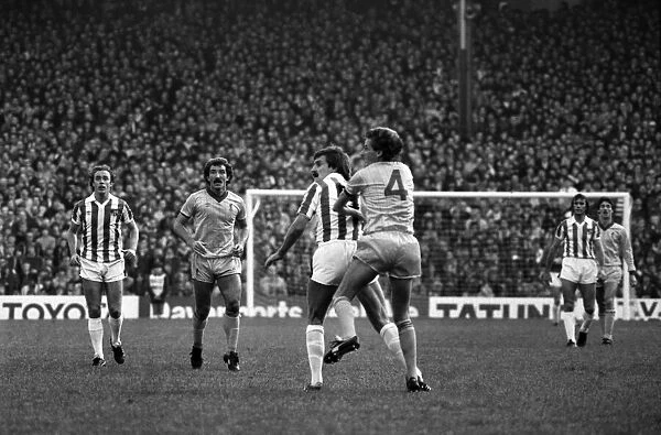 English League Division One match. Stoke City 1 v Liverpool 1. October 1982 MF09-05-122