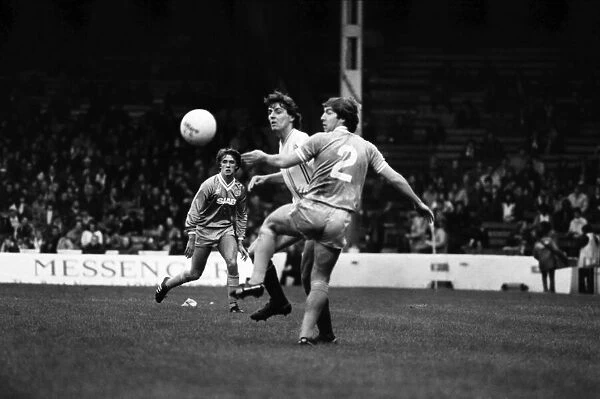 English League Division One match. Stoke City 1 v Liverpool 1. October 1982 MF09-05-108