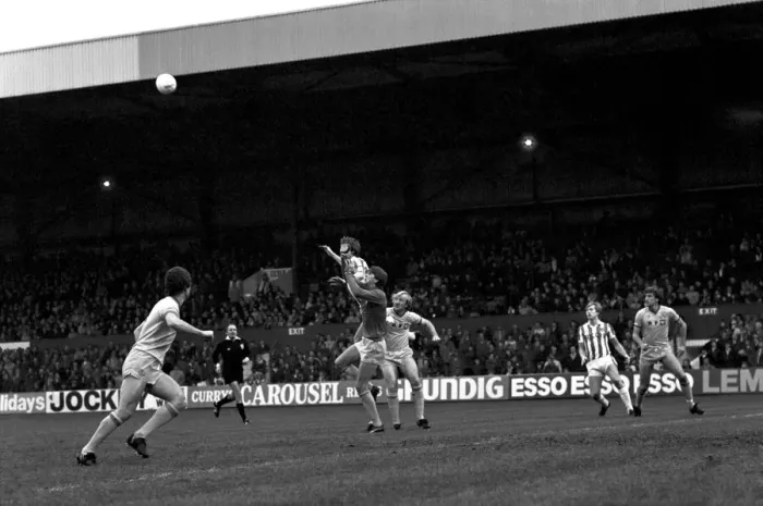 Framed Print : English League Division One match. Stoke City 1 v Leeds United 2 Framed Print : English League Division One match. Stoke City 1 v Leeds United 2