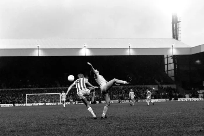 Framed Print : English League Division One match. Stoke City 1 v Leeds United 2