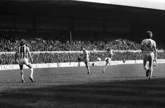Framed Print : English League Division One match. Stoke City 1 v Liverpool 1. October 1982 MF09-05-177 Framed Print : English League Division One match. Stoke City 1 v Liverpool 1. October 1982 MF09-05-177