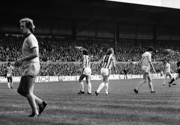 Framed Print : English League Division One match. Stoke City 1 v Liverpool 1. October 1982 MF09-05-088