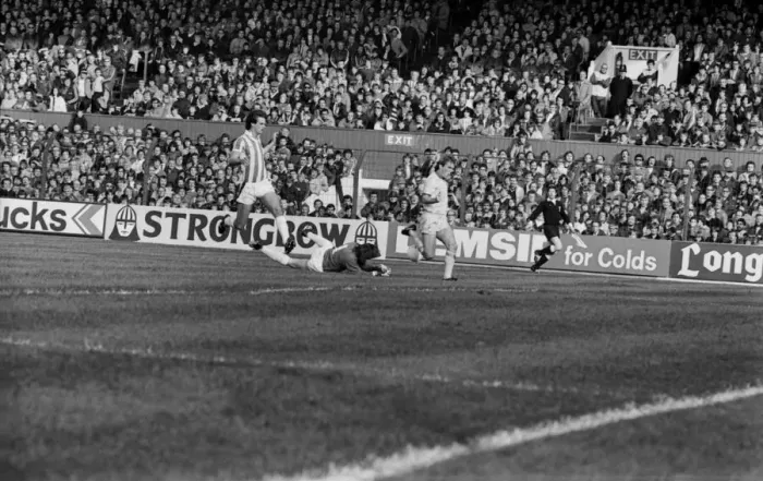 Framed Print : English League Division One match. Stoke City 1 v Liverpool 1. October 1982 MF09-05-021 Framed Print : English League Division One match. Stoke City 1 v Liverpool 1. October 1982 MF09-05-021