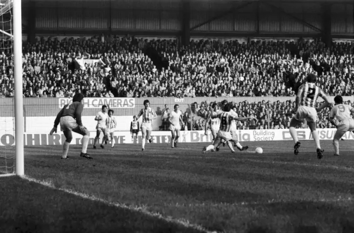 Framed Print : English League Division One match. Stoke City 1 v Liverpool 1. October 1982 MF09-05-073 Framed Print : English League Division One match. Stoke City 1 v Liverpool 1. October 1982 MF09-05-073