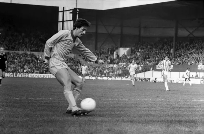 Framed Print : English League Division One match. Stoke City 1 v Liverpool 1