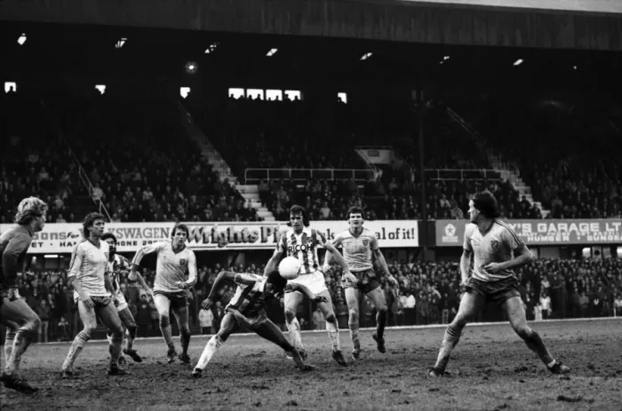 Framed Print : English League Division One match Stoke City 1 v Norwich City 0 Goalkeeper Framed Print : English League Division One match Stoke City 1 v Norwich City 0 Goalkeeper