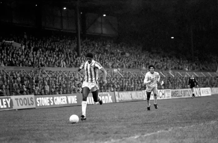 Framed Print : English League Division One match. Stoke City 2 v Tottenham Hotspur 0